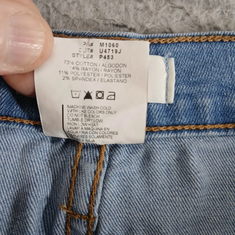 Vibrant M.I.U. Skinny High-Rise Light Wash Destroyed‎ Denim Jeans Size 15 W31